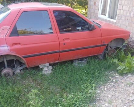 Красный Форд Орион, объемом двигателя 0 л и пробегом 665 тыс. км за 194 $, фото 1 на Automoto.ua