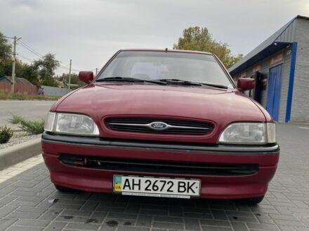 Форд Орион 1992 в Полтаве на Automoto.ua Красный Форд Орион, объемом двигателя 1.4 л и пробегом 72 тыс. км за 815 $, фото 1 на Automoto.ua