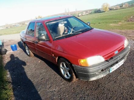 Красный Форд Орион, объемом двигателя 1 л и пробегом 300 тыс. км за 600 $, фото 1 на Automoto.ua
