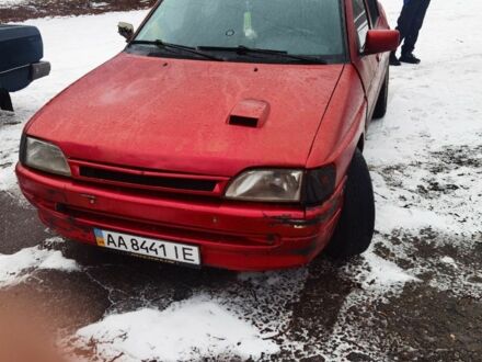 Форд Орион 1993 в Козельце на Automoto.ua Красный Форд Орион, объемом двигателя 2 л и пробегом 1 тыс. км за 726 $, фото 1 на Automoto.ua
