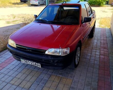 Форд Орион, объемом двигателя 1.8 л и пробегом 0 тыс. км за 1100 $, фото 3 на Automoto.ua