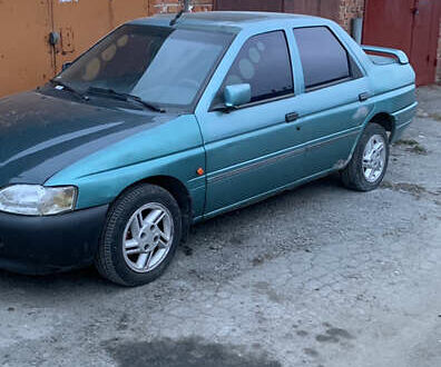 Форд Орион 1991 в Хмельницком на Automoto.ua Форд Орион, объемом двигателя 1.6 л и пробегом 251 тыс. км за 600 $, фото 1 на Automoto.ua