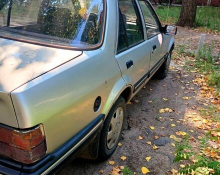 Сірий Форд Оріон, об'ємом двигуна 1.6 л та пробігом 50 тис. км за 900 $, фото 2 на Automoto.ua