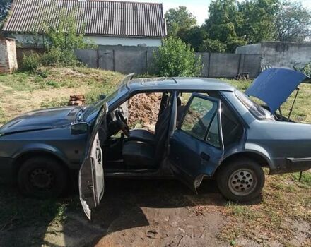 Серый Форд Орион, объемом двигателя 0 л и пробегом 100 тыс. км за 472 $, фото 4 на Automoto.ua