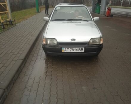 Серый Форд Орион, объемом двигателя 0 л и пробегом 200 тыс. км за 450 $, фото 1 на Automoto.ua