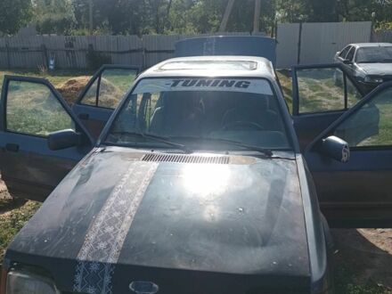 Серый Форд Орион, объемом двигателя 0 л и пробегом 1 тыс. км за 473 $, фото 1 на Automoto.ua