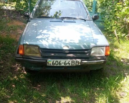 Серый Форд Орион, объемом двигателя 0 л и пробегом 2 тыс. км за 448 $, фото 1 на Automoto.ua