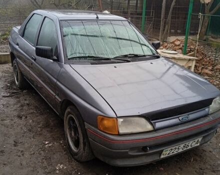 Серый Форд Орион, объемом двигателя 0 л и пробегом 200 тыс. км за 800 $, фото 1 на Automoto.ua