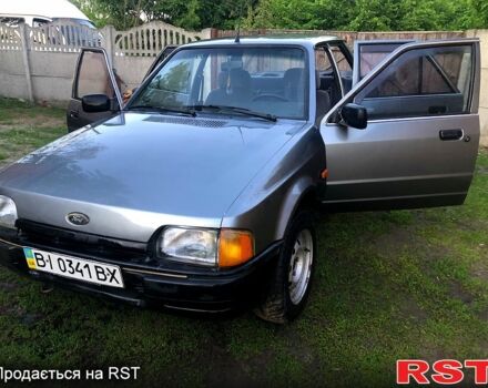 Серый Форд Орион, объемом двигателя 1.3 л и пробегом 100 тыс. км за 720 $, фото 1 на Automoto.ua