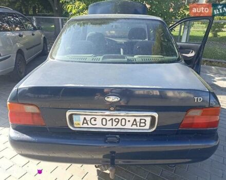 Синий Форд Орион, объемом двигателя 1.8 л и пробегом 392 тыс. км за 1000 $, фото 1 на Automoto.ua