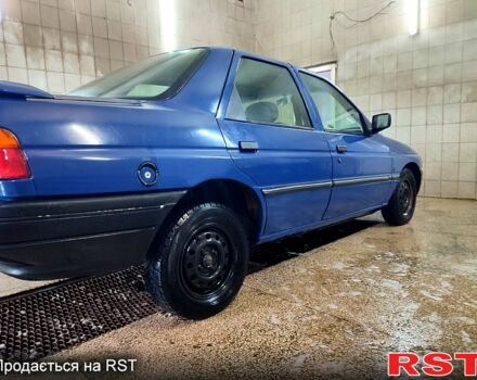 Синий Форд Орион, объемом двигателя 1.6 л и пробегом 97 тыс. км за 1350 $, фото 2 на Automoto.ua