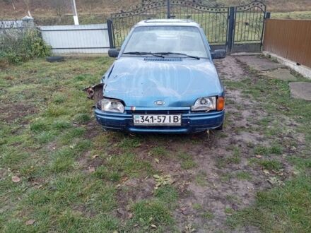 Синий Форд Орион, объемом двигателя 1.4 л и пробегом 48 тыс. км за 400 $, фото 1 на Automoto.ua