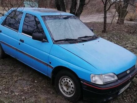Форд Орион 1990 в Полтаве на Automoto.ua Синий Форд Орион, объемом двигателя 1.4 л и пробегом 600 тыс. км за 1100 $, фото 1 на Automoto.ua