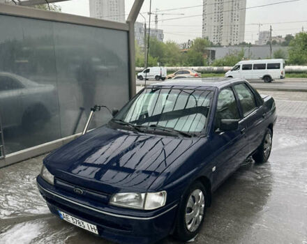 Синий Форд Орион, объемом двигателя 1.8 л и пробегом 300 тыс. км за 999 $, фото 1 на Automoto.ua