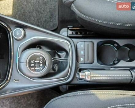 Черный Форд Пума, объемом двигателя 1.7 л и пробегом 60 тыс. км за 15500 $, фото 11 на Automoto.ua