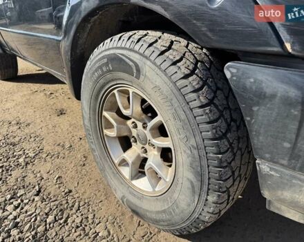 Черный Форд Рейнджер, объемом двигателя 4 л и пробегом 200 тыс. км за 4500 $, фото 3 на Automoto.ua