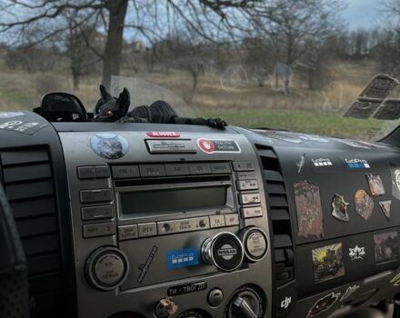 Черный Форд Рейнджер, объемом двигателя 2.5 л и пробегом 200 тыс. км за 7800 $, фото 5 на Automoto.ua