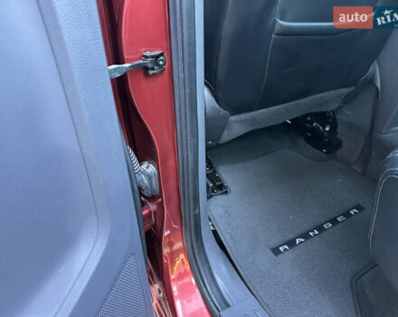 Красный Форд Рейнджер, объемом двигателя 2.2 л и пробегом 57 тыс. км за 27800 $, фото 4 на Automoto.ua