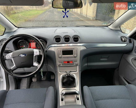 Білий Форд С-Макс, об'ємом двигуна 2 л та пробігом 180 тис. км за 6450 $, фото 9 на Automoto.ua
