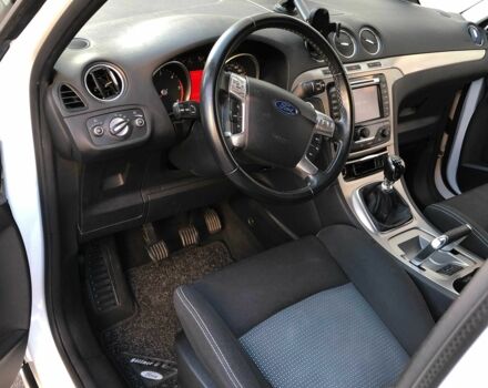 Белый Форд С-Макс, объемом двигателя 2 л и пробегом 275 тыс. км за 11109 $, фото 15 на Automoto.ua