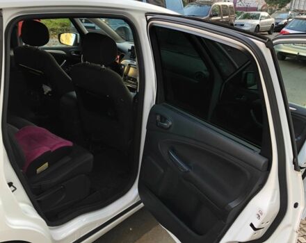 Белый Форд С-Макс, объемом двигателя 2 л и пробегом 275 тыс. км за 11109 $, фото 14 на Automoto.ua