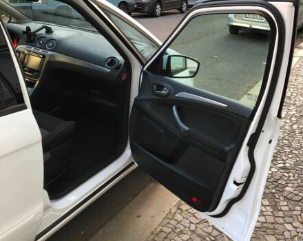 Белый Форд С-Макс, объемом двигателя 2 л и пробегом 275 тыс. км за 11109 $, фото 10 на Automoto.ua