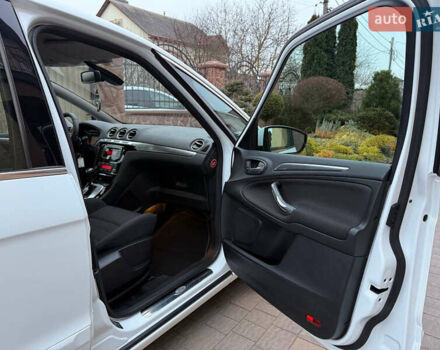 Белый Форд С-Макс, объемом двигателя 2 л и пробегом 176 тыс. км за 10392 $, фото 77 на Automoto.ua