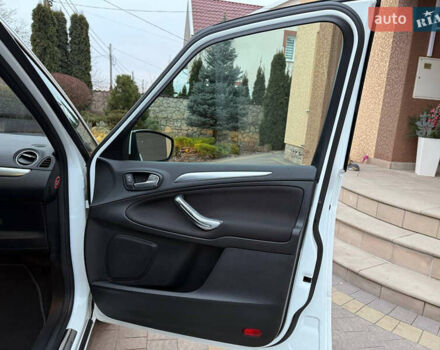 Белый Форд С-Макс, объемом двигателя 2 л и пробегом 176 тыс. км за 10392 $, фото 78 на Automoto.ua