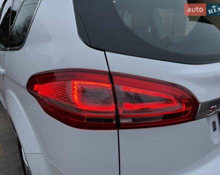 Белый Форд С-Макс, объемом двигателя 2 л и пробегом 176 тыс. км за 10346 $, фото 64 на Automoto.ua