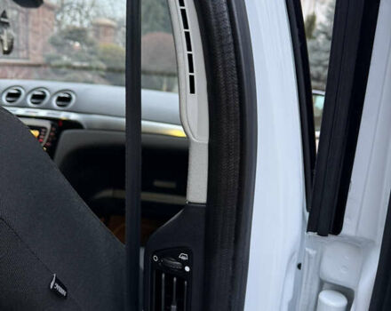 Белый Форд С-Макс, объемом двигателя 2 л и пробегом 176 тыс. км за 10346 $, фото 72 на Automoto.ua