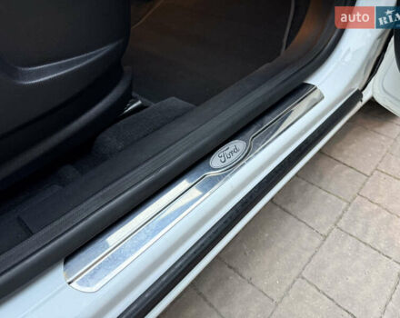 Белый Форд С-Макс, объемом двигателя 2 л и пробегом 176 тыс. км за 10346 $, фото 83 на Automoto.ua