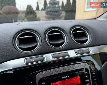 Белый Форд С-Макс, объемом двигателя 2 л и пробегом 176 тыс. км за 10346 $, фото 47 на Automoto.ua