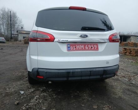 Белый Форд С-Макс, объемом двигателя 2 л и пробегом 261 тыс. км за 9300 $, фото 4 на Automoto.ua