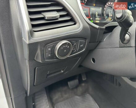 Форд С-Макс 2018 в Ровно на Automoto.ua Белый Форд С-Макс, объемом двигателя 2 л и пробегом 235 тыс. км за 19800 $, фото 14 на Automoto.ua