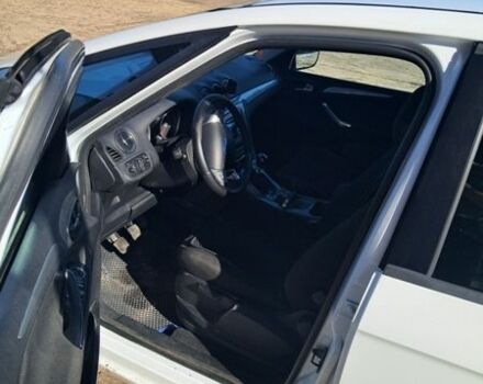 Белый Форд С-Макс, объемом двигателя 2 л и пробегом 344 тыс. км за 6900 $, фото 1 на Automoto.ua