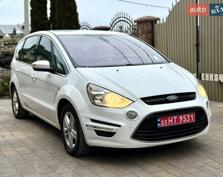 Белый Форд С-Макс, объемом двигателя 2 л и пробегом 176 тыс. км за 10346 $, фото 1 на Automoto.ua