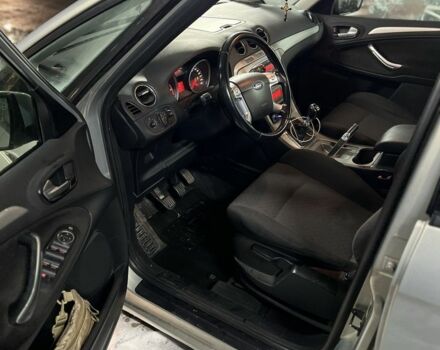 Бежевый Форд С-Макс, объемом двигателя 1.8 л и пробегом 220 тыс. км за 3250 $, фото 7 на Automoto.ua