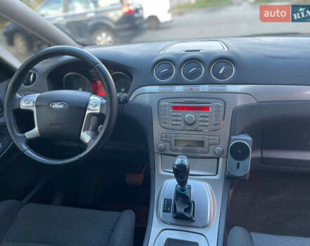 Чорний Форд С-Макс, об'ємом двигуна 2 л та пробігом 280 тис. км за 7000 $, фото 6 на Automoto.ua