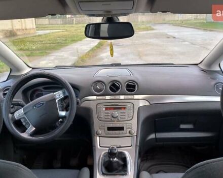 Черный Форд С-Макс, объемом двигателя 1.75 л и пробегом 251 тыс. км за 6300 $, фото 1 на Automoto.ua