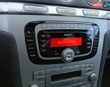 Черный Форд С-Макс, объемом двигателя 2 л и пробегом 295 тыс. км за 6600 $, фото 8 на Automoto.ua