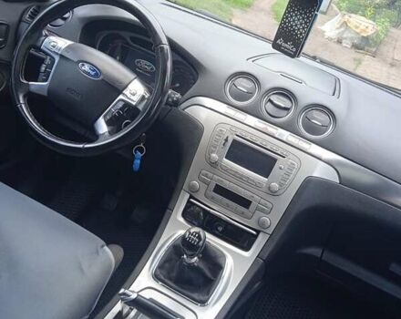 Чорний Форд С-Макс, об'ємом двигуна 2.2 л та пробігом 265 тис. км за 9000 $, фото 15 на Automoto.ua