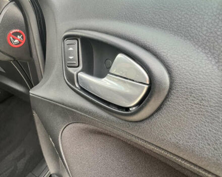 Черный Форд С-Макс, объемом двигателя 1.6 л и пробегом 229 тыс. км за 8600 $, фото 15 на Automoto.ua