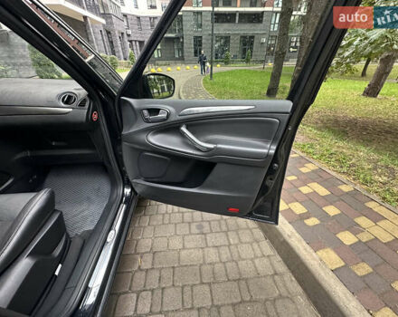 Черный Форд С-Макс, объемом двигателя 2 л и пробегом 256 тыс. км за 9600 $, фото 32 на Automoto.ua
