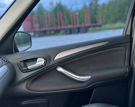 Черный Форд С-Макс, объемом двигателя 2 л и пробегом 350 тыс. км за 9500 $, фото 16 на Automoto.ua