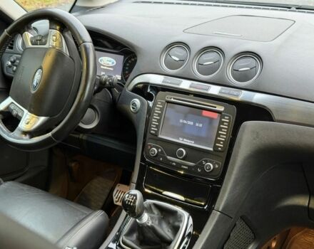 Черный Форд С-Макс, объемом двигателя 2 л и пробегом 229 тыс. км за 2650 $, фото 5 на Automoto.ua