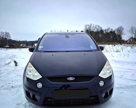 Черный Форд С-Макс, объемом двигателя 2 л и пробегом 300 тыс. км за 5000 $, фото 1 на Automoto.ua