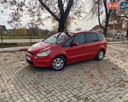 Красный Форд С-Макс, объемом двигателя 2 л и пробегом 300 тыс. км за 6550 $, фото 2 на Automoto.ua