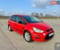 Красный Форд С-Макс, объемом двигателя 2 л и пробегом 232 тыс. км за 7800 $, фото 1 на Automoto.ua