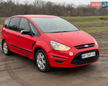 Красный Форд С-Макс, объемом двигателя 2 л и пробегом 229 тыс. км за 6699 $, фото 2 на Automoto.ua