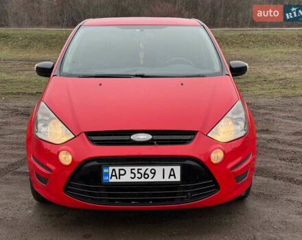 Красный Форд С-Макс, объемом двигателя 2 л и пробегом 229 тыс. км за 6699 $, фото 1 на Automoto.ua